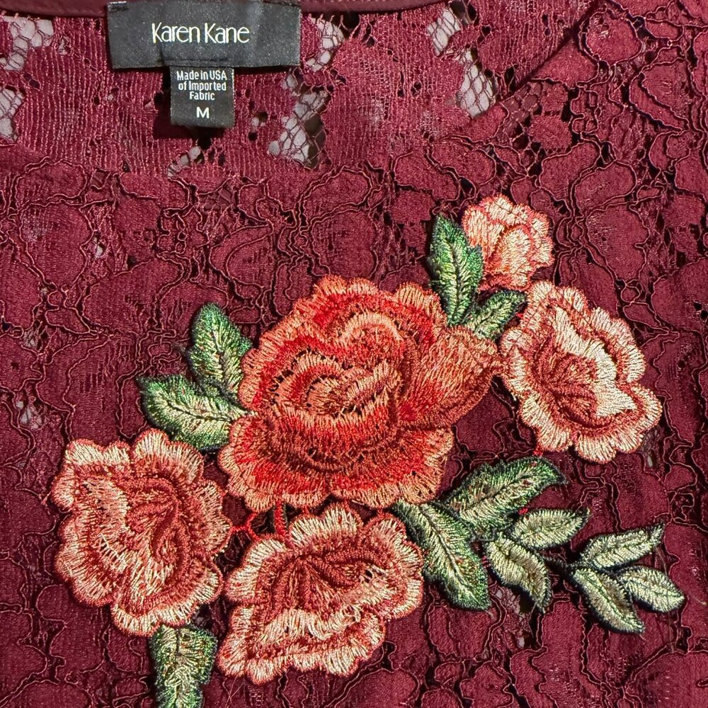 Karen Kane bell sleeve lace burgundy blouse with roses appliques; Size M - Picture 3 of 7